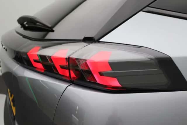 Peugeot e-2008 (2023) thumbnail 32