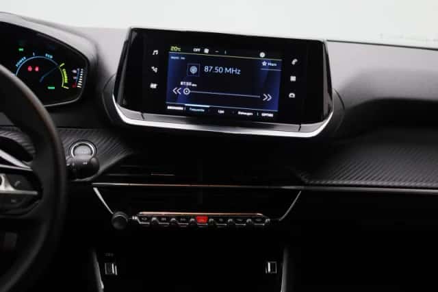 Peugeot e-2008 (2023) thumbnail 9