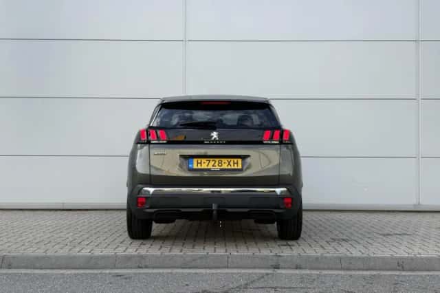 Peugeot 3008 (2020) thumbnail 5