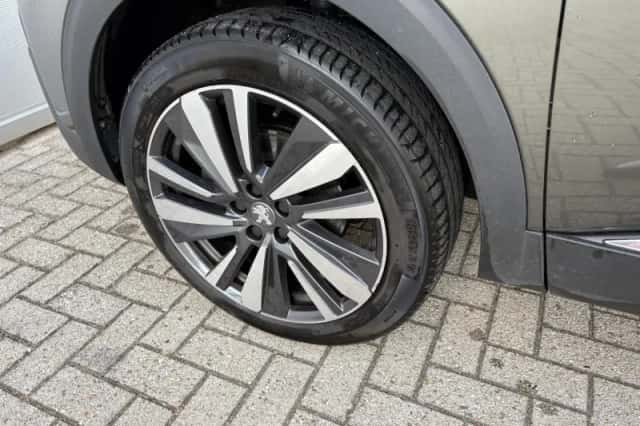 Peugeot 3008 (2020) thumbnail 10
