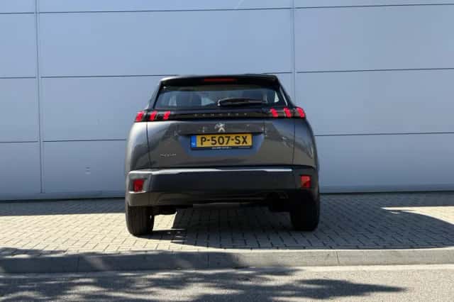 Peugeot 2008 (2022) thumbnail 5