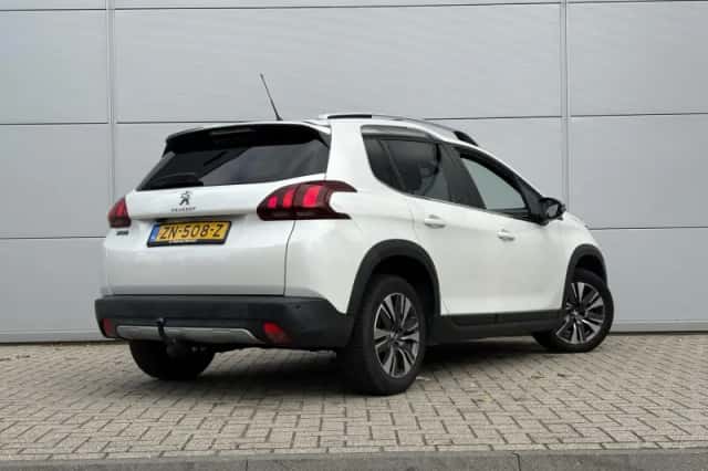 Peugeot 2008 (2019) thumbnail 6