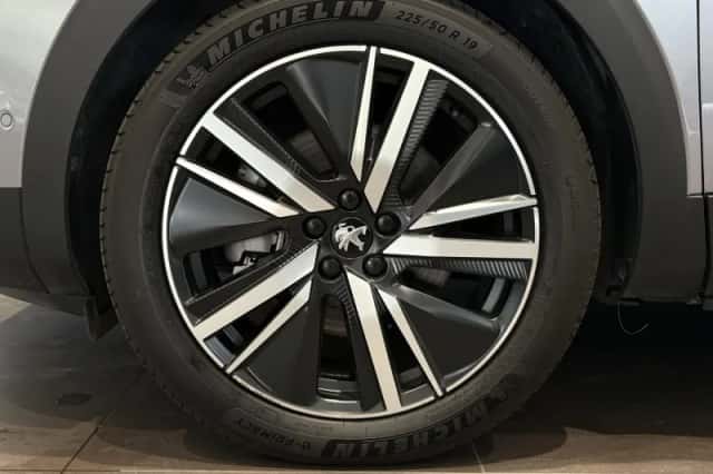 Peugeot 3008 (2024) thumbnail 3