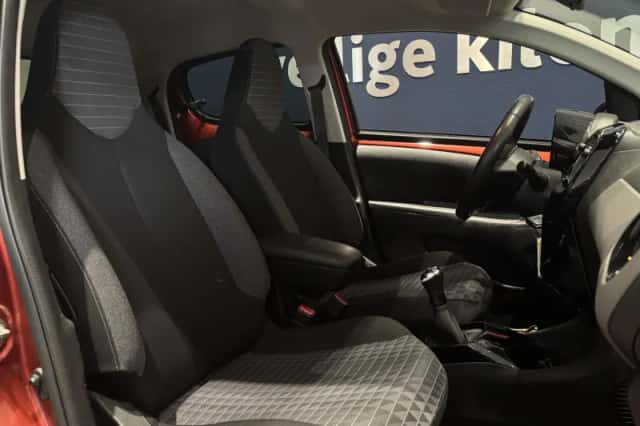 Peugeot 108 (2021) thumbnail 5