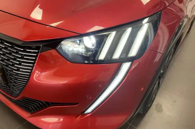 Peugeot 208 (2021) thumbnail 2