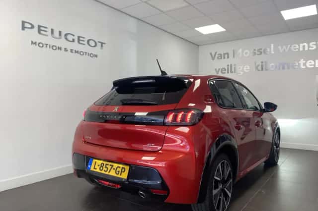 Peugeot 208 (2021) thumbnail 4