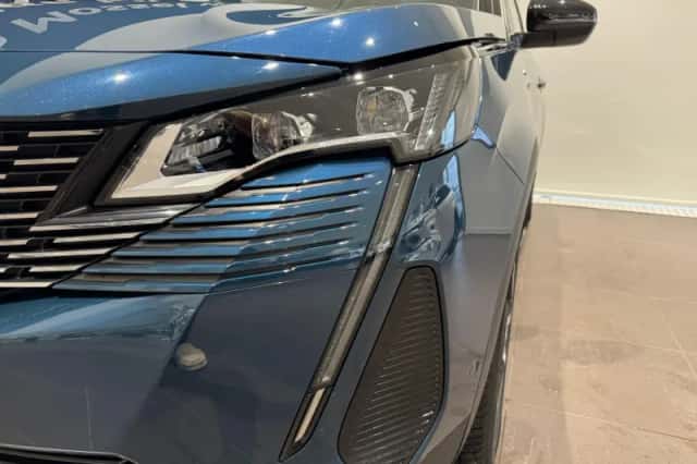 Peugeot 5008 (2024) thumbnail 3