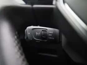 Peugeot 3008 (2023) thumbnail 24