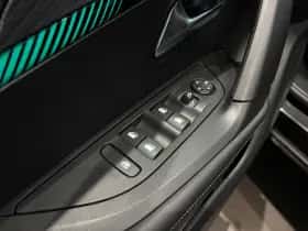 Peugeot 2008 (2023) thumbnail 6