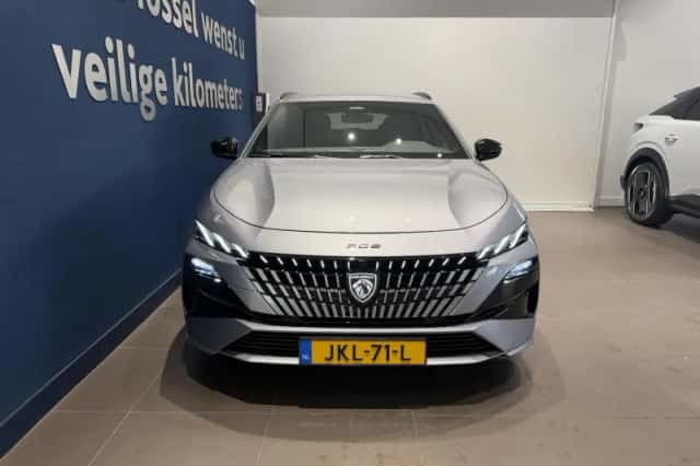 Peugeot 308 (2025) thumbnail 2