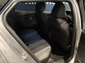 Peugeot 2008 (2025) thumbnail 5