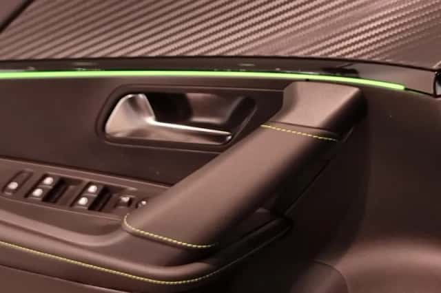 Peugeot e-2008 (2023) thumbnail 5