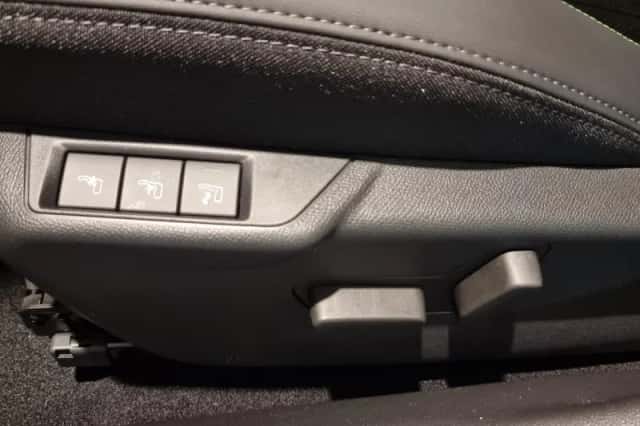 Peugeot e-2008 (2023) thumbnail 6