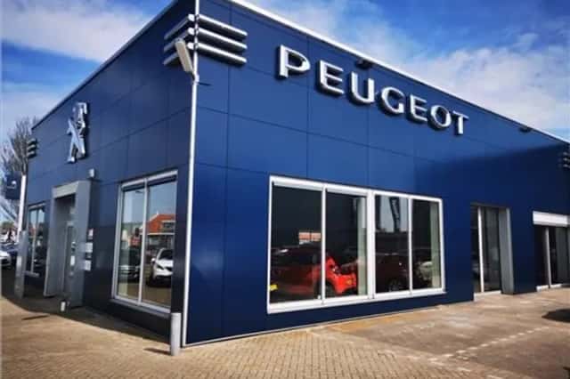 Peugeot 2008 (2019) thumbnail 4