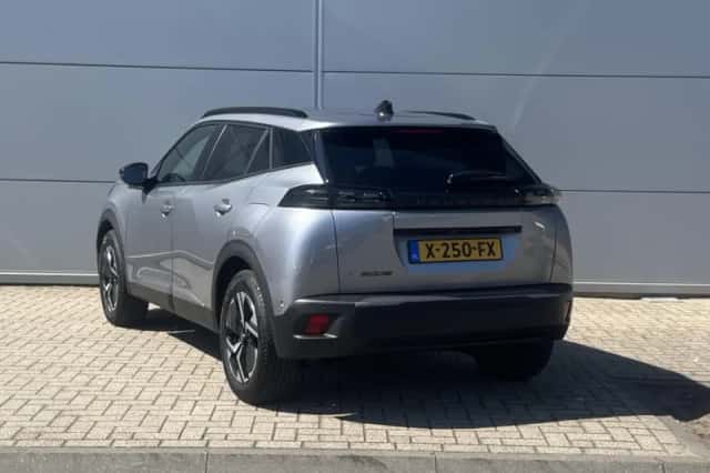 Peugeot e-2008 (2023) thumbnail 3
