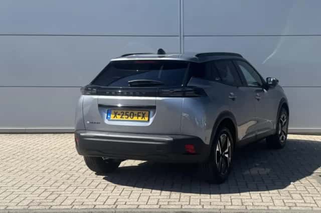 Peugeot e-2008 (2023) thumbnail 5