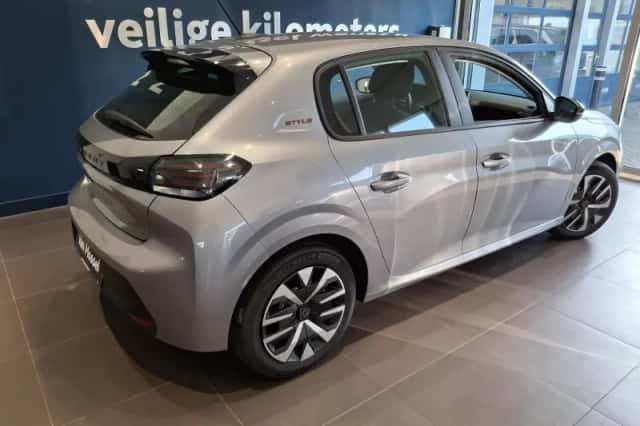 Peugeot 208 (2025) thumbnail 4