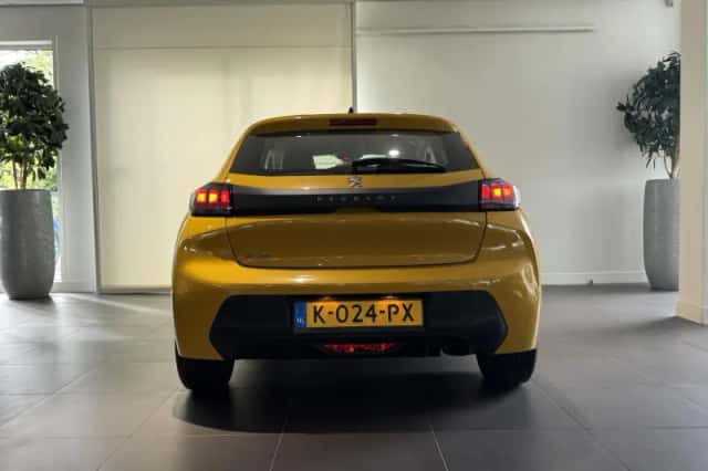 Peugeot 208 (2021) thumbnail 5
