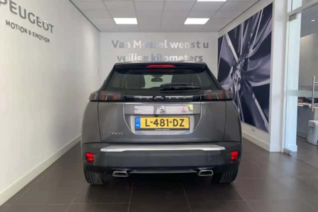 Peugeot 2008 (2021) thumbnail 4