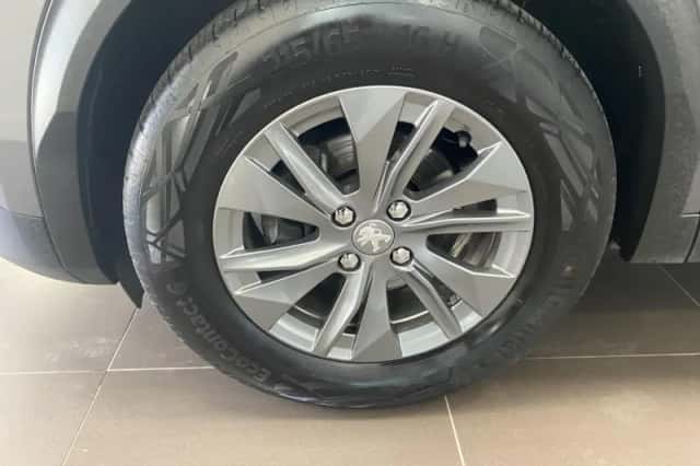 Peugeot 2008 (2021) thumbnail 6