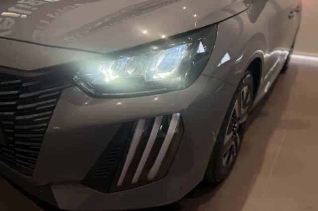 Peugeot 208 (2025) thumbnail 3