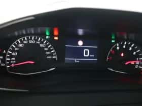 Peugeot 2008 (2024) thumbnail 12