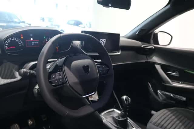 Peugeot 2008 (2024) thumbnail 4