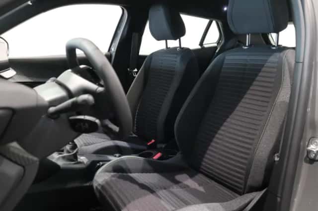 Peugeot 2008 (2024) thumbnail 5