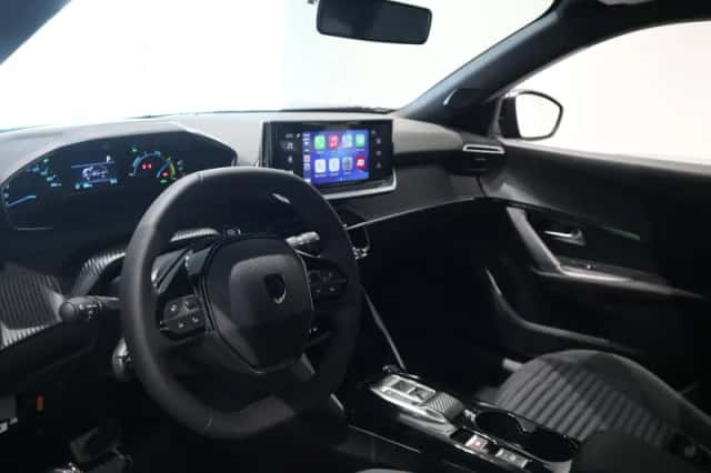 Peugeot 2008 (2024) thumbnail 4