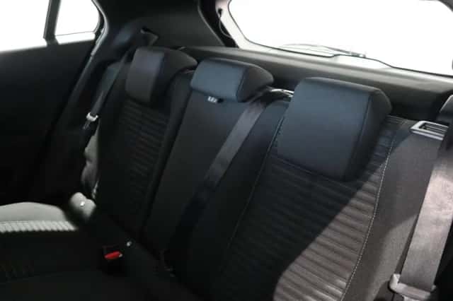 Peugeot 2008 (2024) thumbnail 6