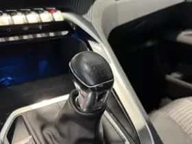 Peugeot 3008 (2022) thumbnail 11