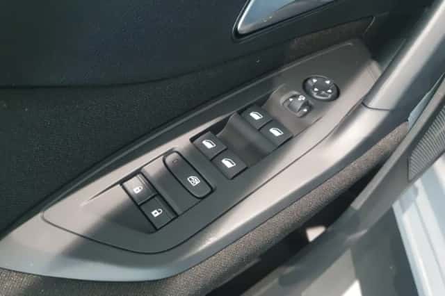 Peugeot e-308 (2024) thumbnail 6