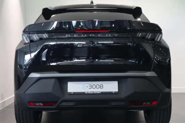Peugeot e-3008 (2024) thumbnail 3