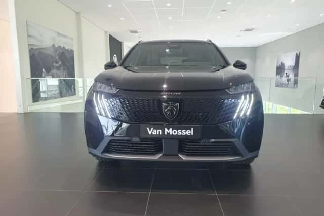 Peugeot 5008 (2024) thumbnail 2
