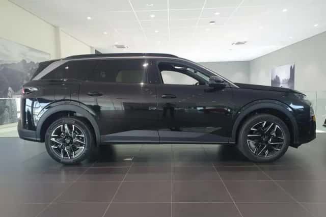 Peugeot 5008 (2024) thumbnail 3