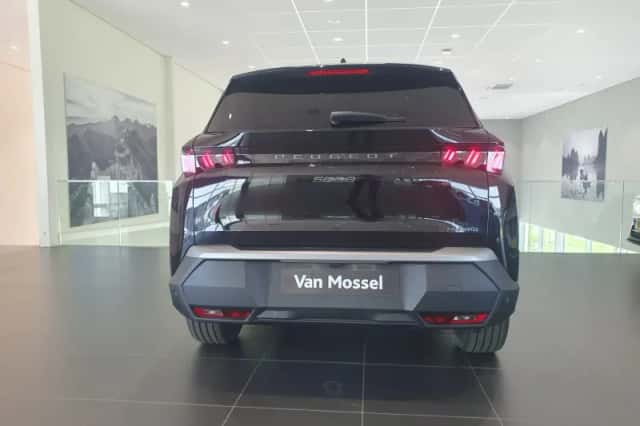Peugeot 5008 (2024) thumbnail 5