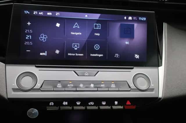 Peugeot 308 (2023) thumbnail 18