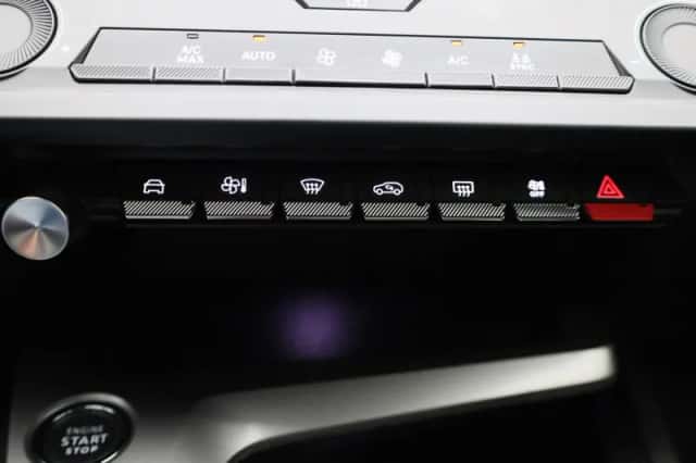 Peugeot 308 (2023) thumbnail 21
