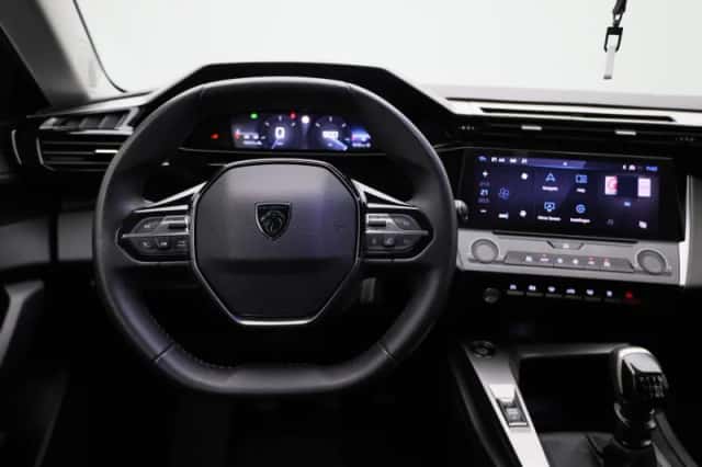 Peugeot 308 (2023) thumbnail 8
