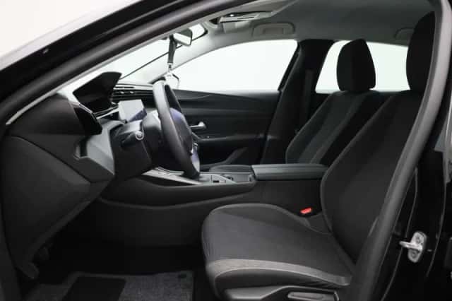 Peugeot 308 (2023) thumbnail 10