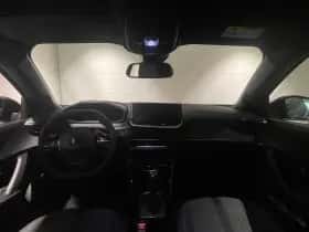Peugeot 2008 (2024) thumbnail 8