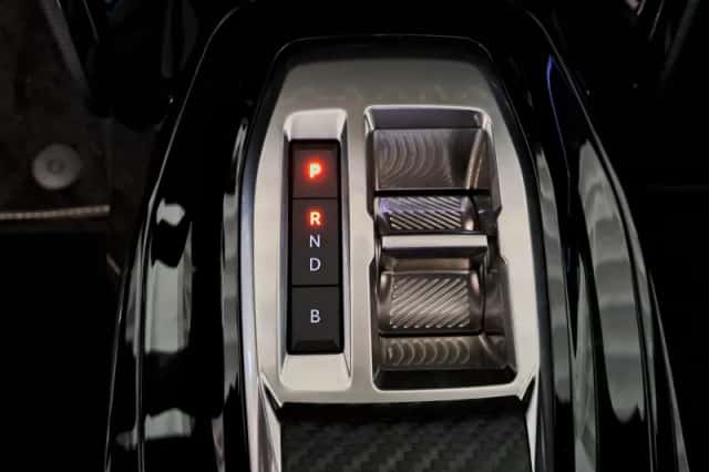 Peugeot e-2008 (2025) thumbnail 9