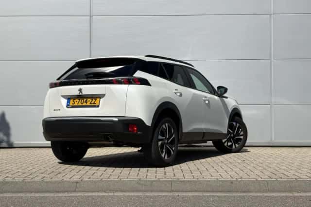 Peugeot 2008 (2023) thumbnail 6
