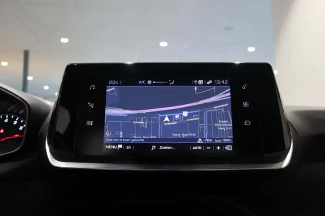 Peugeot 208 (2022) thumbnail 17