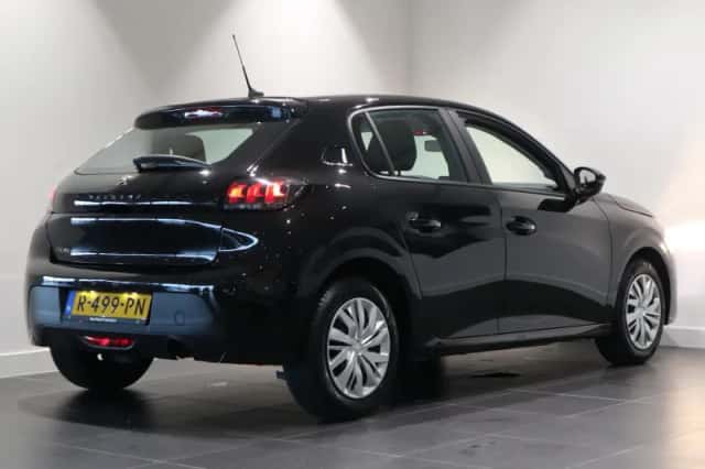 Peugeot 208 (2022) thumbnail 5