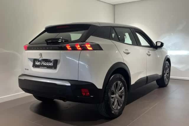 Peugeot 2008 (2021) thumbnail 4