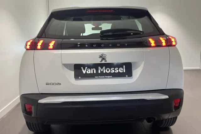 Peugeot 2008 (2021) thumbnail 5