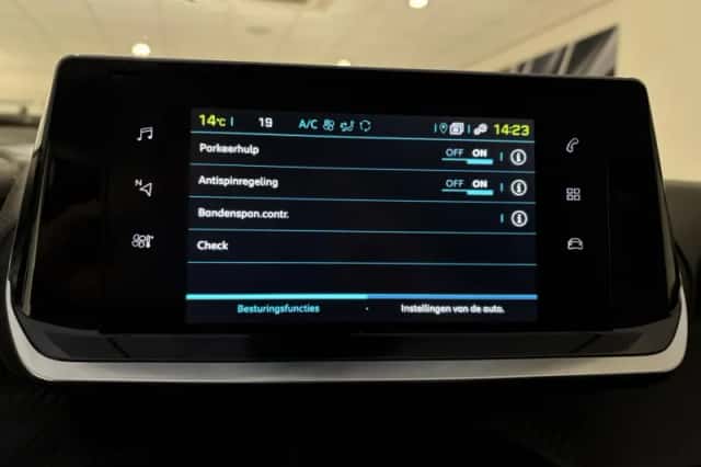 Peugeot e-208 (2024) thumbnail 15