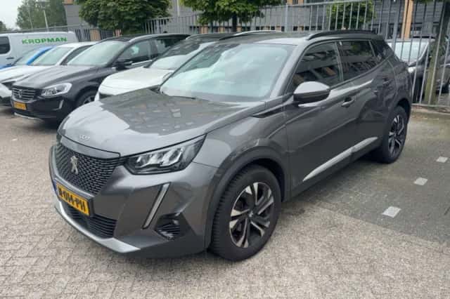 Peugeot 2008 (2021) thumbnail 2