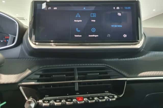 Peugeot 208 (2024) thumbnail 13